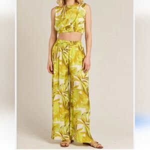 En Creme• Yellow/green Tropical Print Women's 2 Piece Set. Sz M